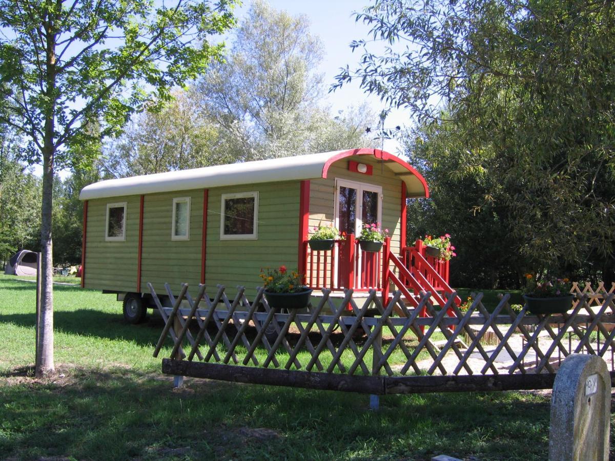 Camping Belle Riviere Chaniers Eksteriør billede