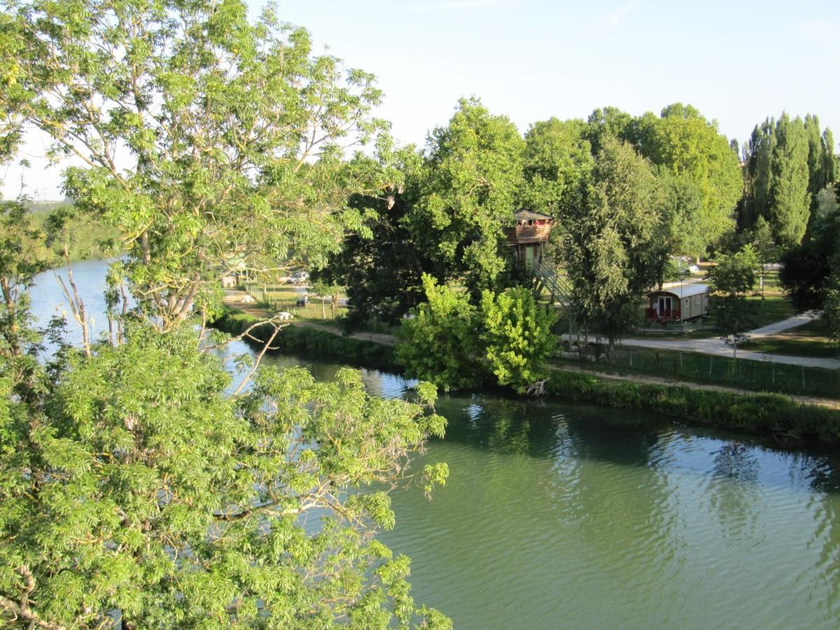 Camping Belle Riviere Chaniers Eksteriør billede