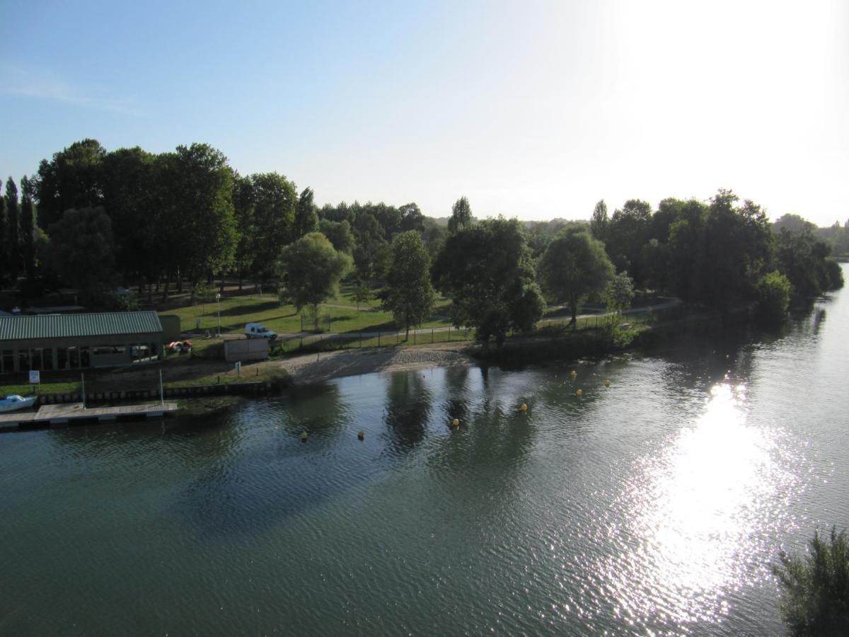 Camping Belle Riviere Chaniers Eksteriør billede