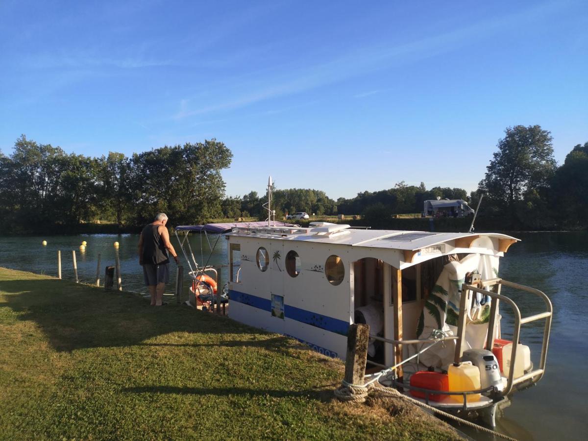 Camping Belle Riviere Chaniers Eksteriør billede