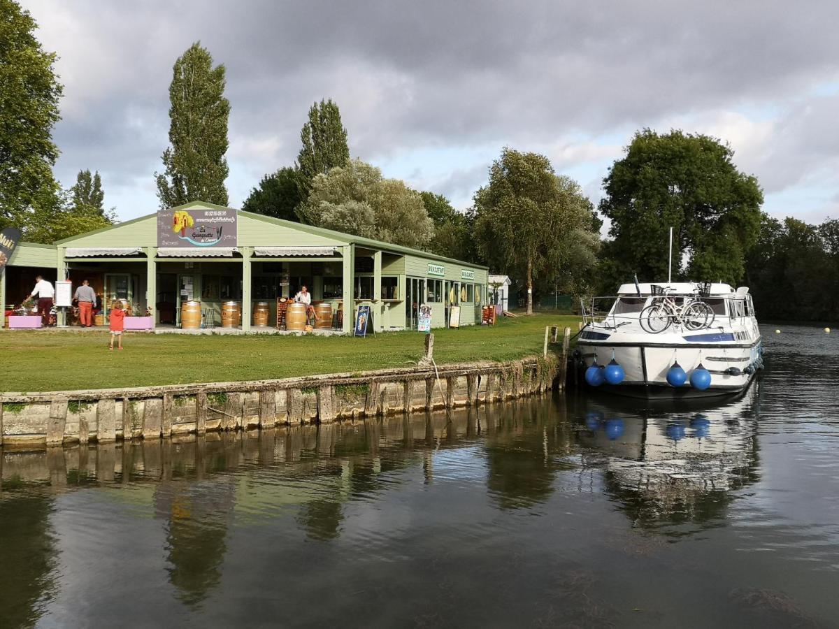 Camping Belle Riviere Chaniers Eksteriør billede