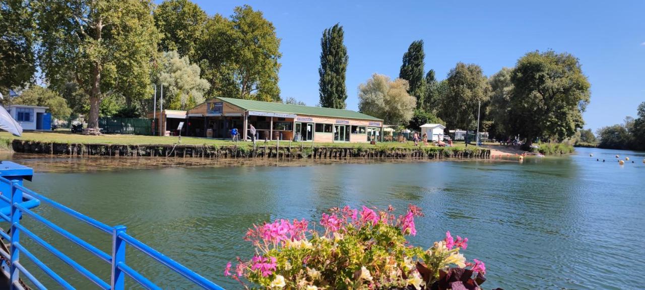 Camping Belle Riviere Chaniers Eksteriør billede