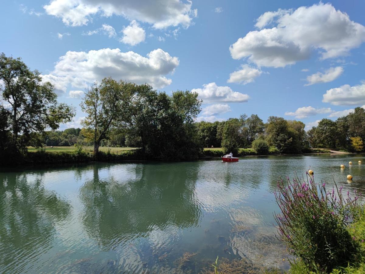 Camping Belle Riviere Chaniers Eksteriør billede