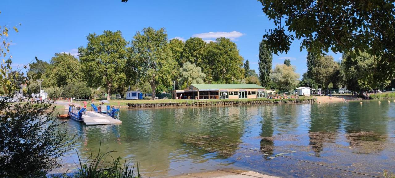 Camping Belle Riviere Chaniers Eksteriør billede