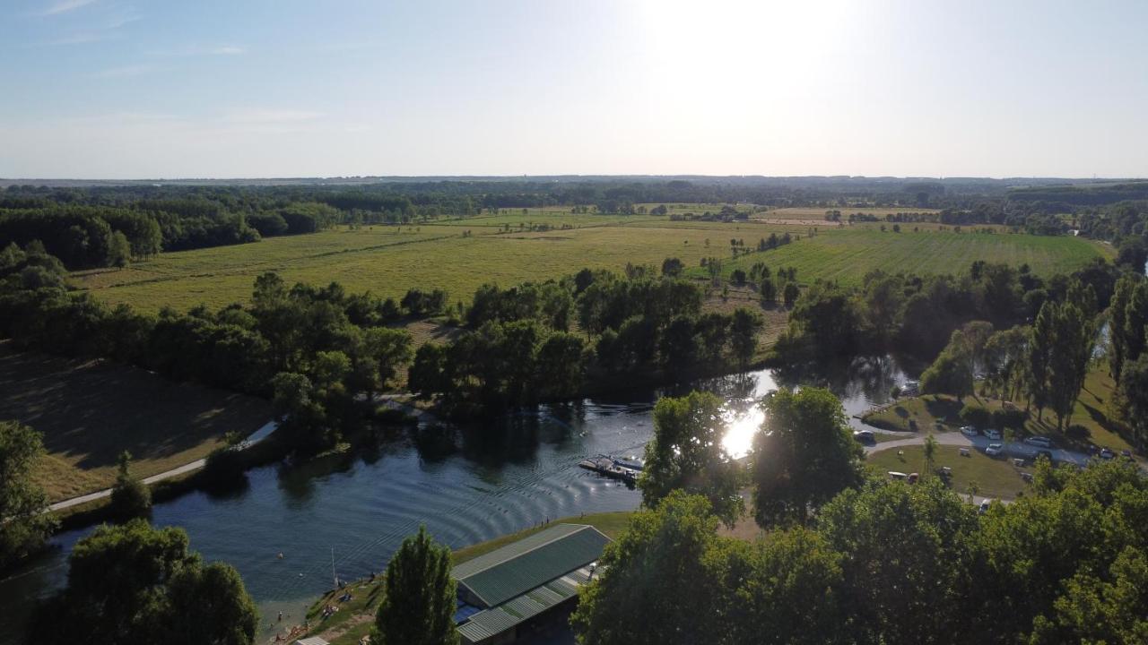 Camping Belle Riviere Chaniers Eksteriør billede